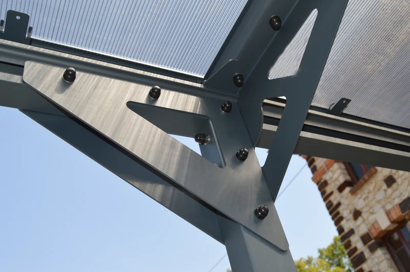 Carport adossé 15,42 m² en aluminium et polycarbonate, toit monopente