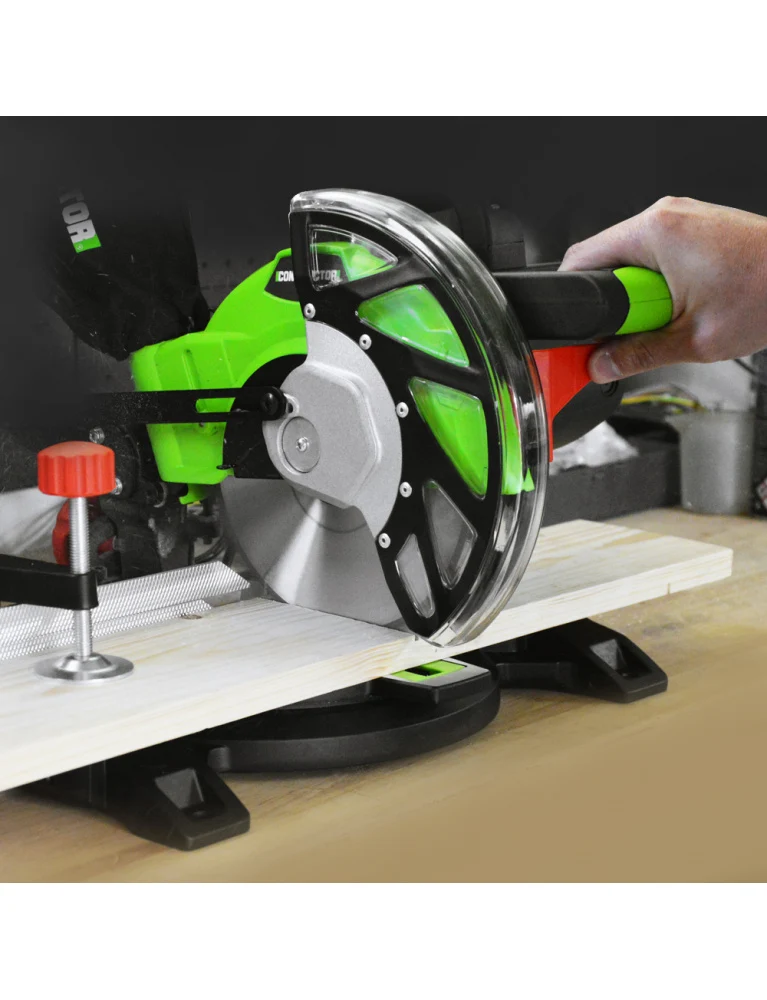Scie à onglet 1400W – 210 mm – 24 dents – avec extensions et sac d’aspiration